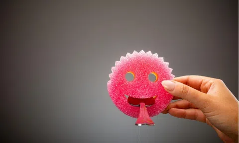 Scrub Daddy – Miếng rửa chén thông minh “làm mưa làm gió” toàn cầu đã có mặt tại Việt Nam